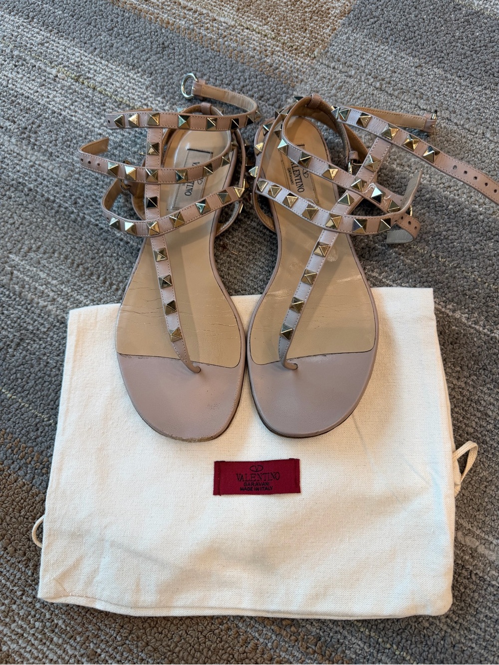 Valentino Garavani Nude Beige Rockstud T-Strap Sandals